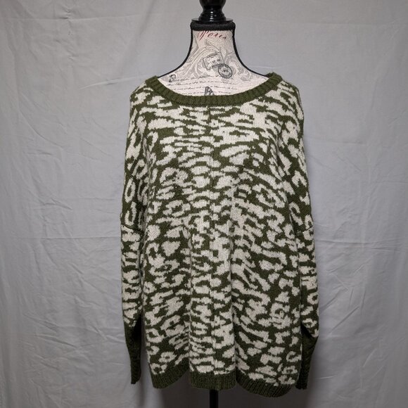 Loralette‎ Women's Olive Green Leopard Print Oversized Knit Sweater Size 2X - Picture 1 of 6
